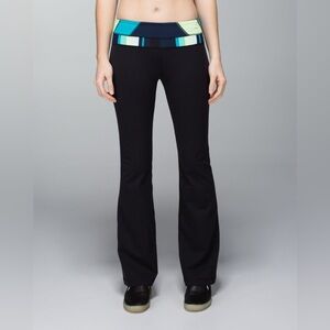 Lululemon Groove Flare Pant Legging (Regular) Color Black Quilt size 8 Flawed